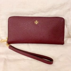 Tory Burch Robinson Continental Wallet Plum